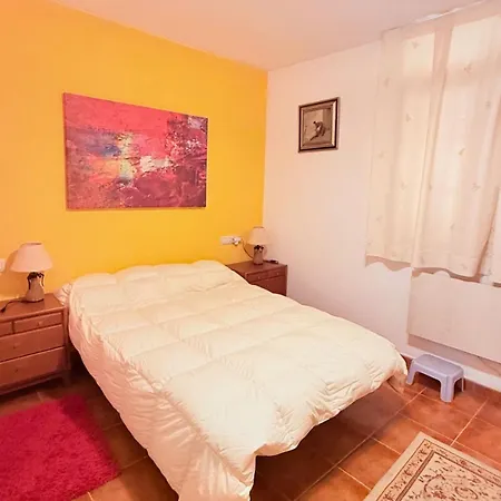 Charming In Alcal De La Selva, Spain 招待所 3*